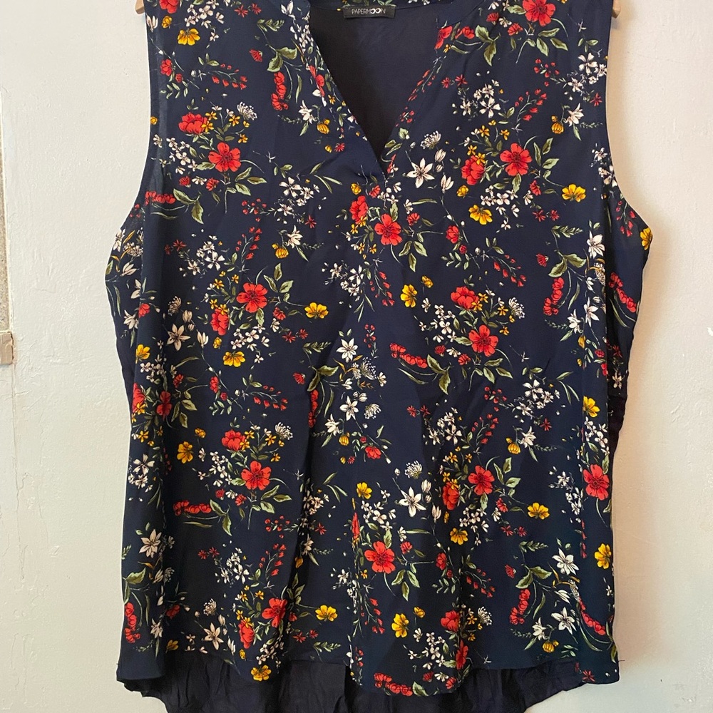 Floral tank top EUC